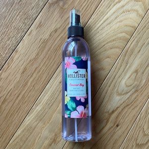 Hollister Coconut Bay Body Mist - Purple Floral
